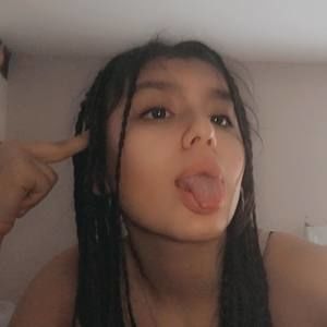 Meet your Posher, Carolina